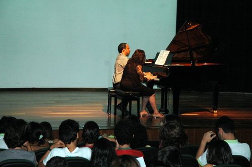Concerto com os pianistas Marluze Romano e Guilherme Rodrigues