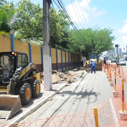 #18161 Obras de padronização das calçadas pela Prefeitura iniciam em torno do Campus Natal Central