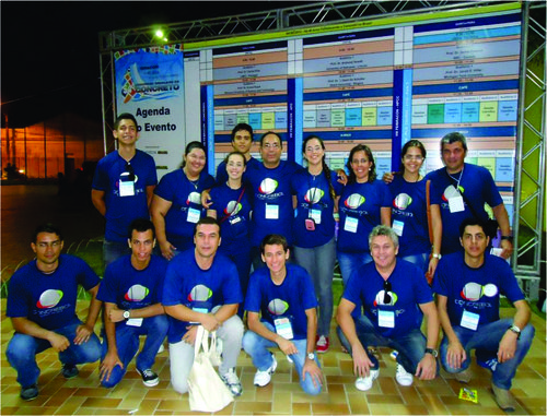 Equipe da DIACON formada por alunos, técnico de laboratório e professores. Foto cedida.