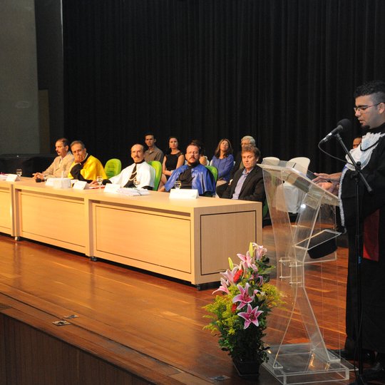 #18241 Cursos Superiores de Espanhol, Física, Geografia e Construção de Edifícios gradua alunos do Campus Natal Central