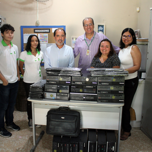 #19108 Campus Natal-Central realiza entrega de computadores a escola estadual