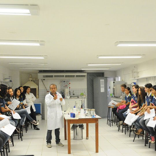 #19432 CNAT recebe alunos de escola municipal para visita à Instituição