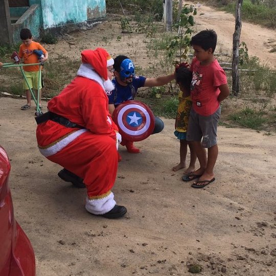 #20362 Equipe organizadora da Copa Arnóbio doa brinquedos e alimentos em ações solidárias
