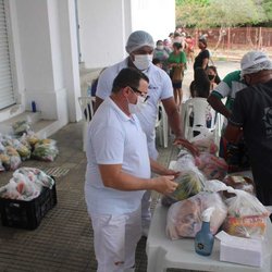 #20597 DIAES do Campus Natal-Central realiza entrega de cestas básicas