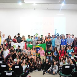 #22182 IFRN e AFS promovem troca cultural entre estudantes de 10 países