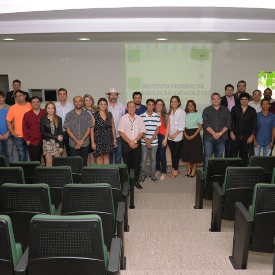 #22347 Servidores docentes tomam posse em cerimônia coletiva