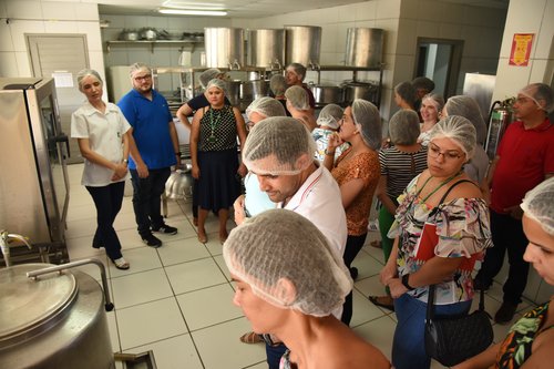 Fiscais e coordenadores dos campi participaram de visita ao refeitório do CNAT