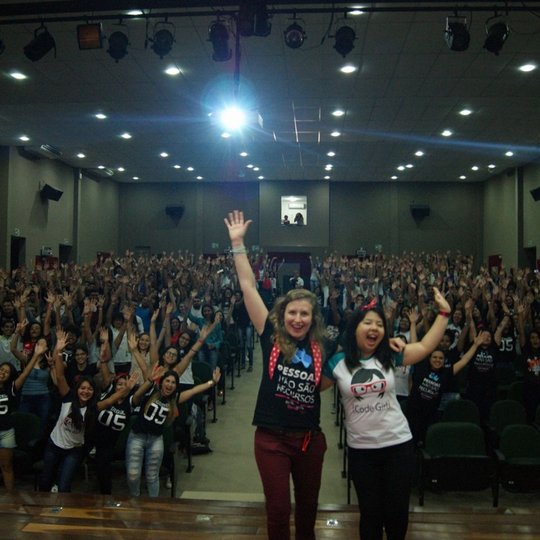 #23971 Code girl: evento no IFRN promove a participação feminina na área de TI