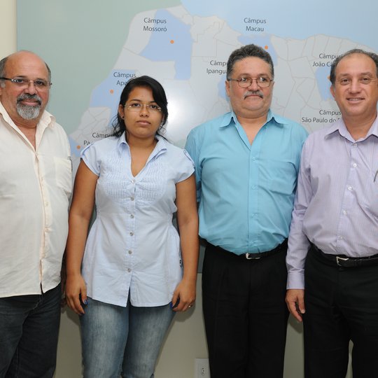 #24440 Primeiros alunos de curso superior colam grau