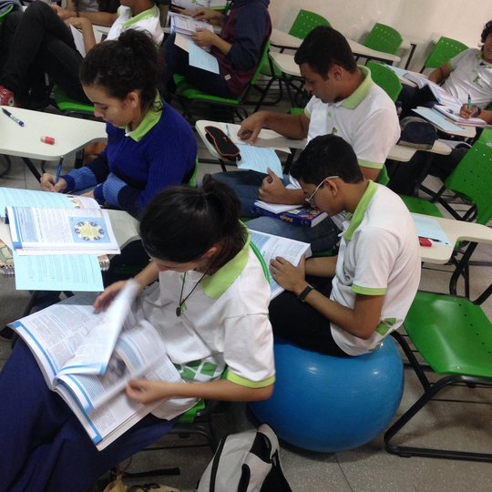 #24617 Professora aplica técnicas de relaxamento para melhorar desempenho de alunos