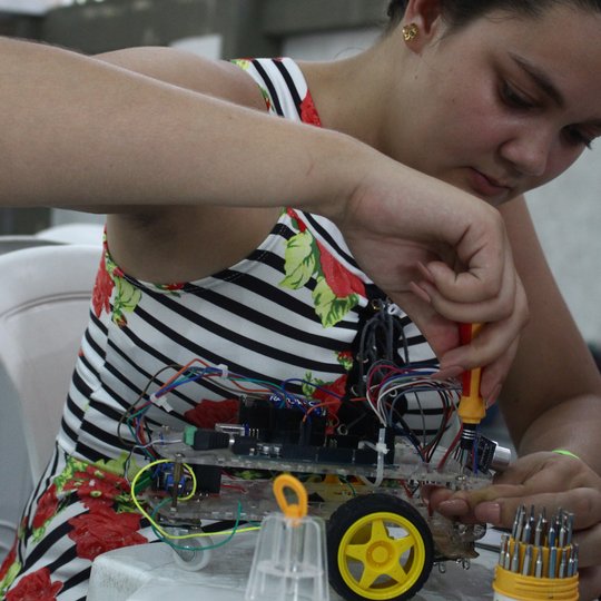 #24804 Participação feminina se destaca na IV Olimpíada de Robótica