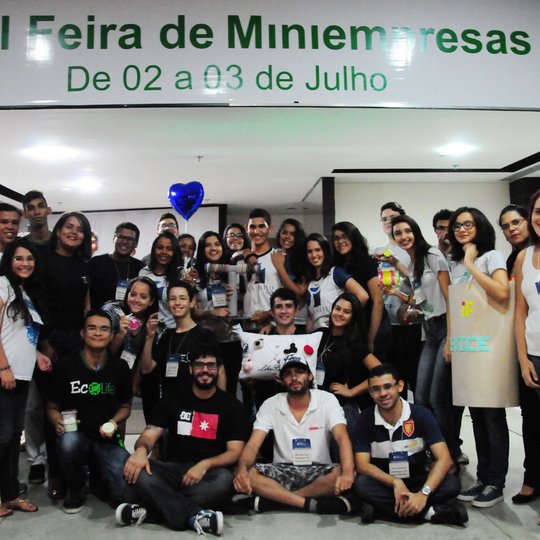 #24932 Descontração e boas vendas marcam Feira de Miniempresas