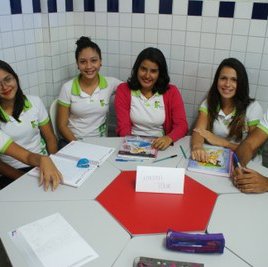 #25103 Alunos de Comércio usufruem de novo laboratório