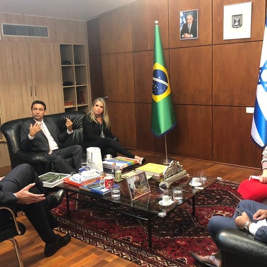 #25882 Reitor pro tempore é recebido na Embaixada de Israel