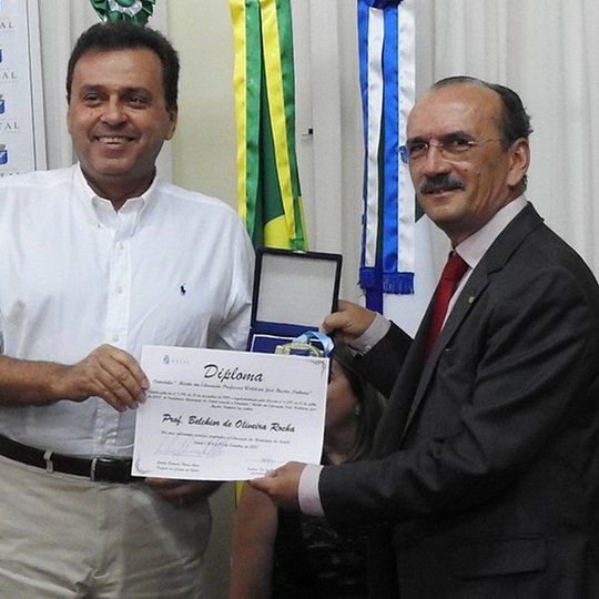 #26165 Primeiro reitor do IFRN recebe comenda por seu trabalho na Instituição