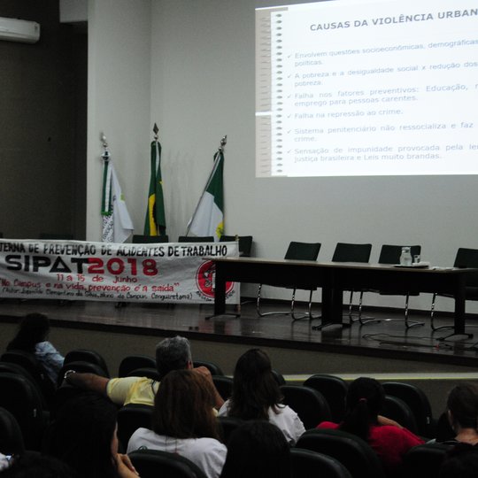 #26641 Palestra sobre violência urbana ocorre na Reitoria