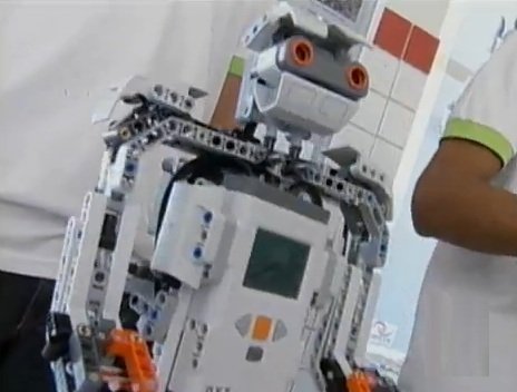 Robô confeccionado por alunos de Mecatrônica do IFRN Parnamirim