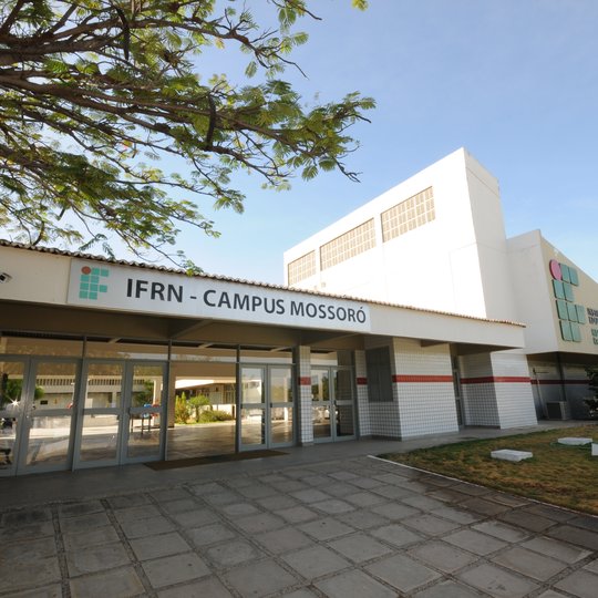 #27546 IFRN tem 7 entre as 20 melhores escolas do RN no ENEM 2014