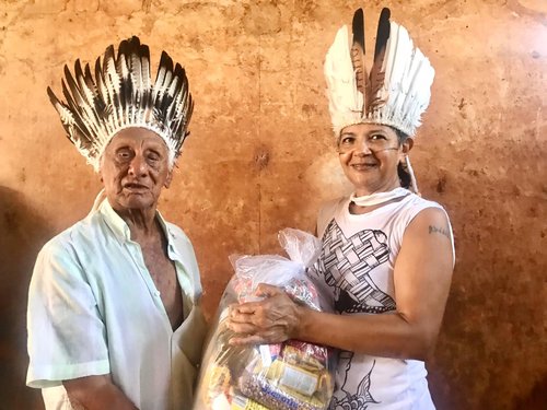 Tapuias Paiacus, da localidade Lagoa do Apodi, receberam donativos