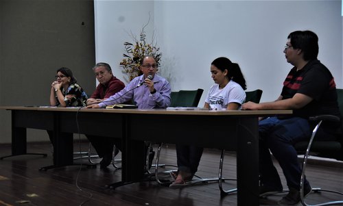 A mesa foi formada por membros do grupo gestor do IFRN e representantes da comunidade estudantil