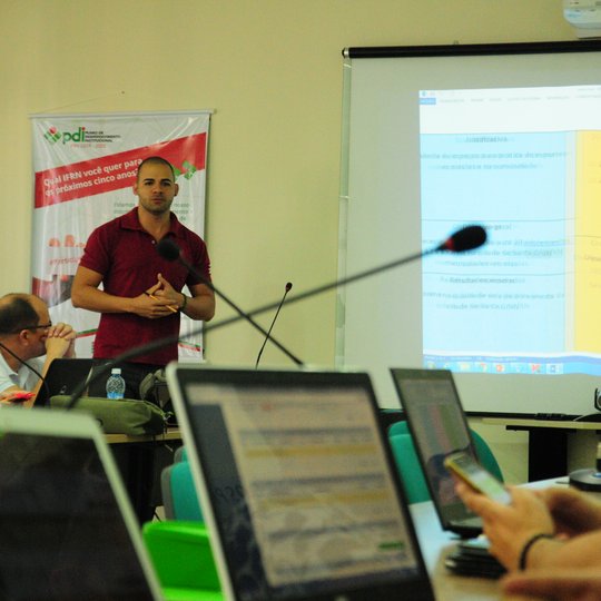 #28231 Curso de Elaboração e Gerenciamento de Projetos de Extensão é ministrado na Reitoria