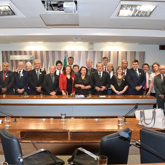 #29083 Reitores vão ao Congresso Nacional defender o orçamento para 2017