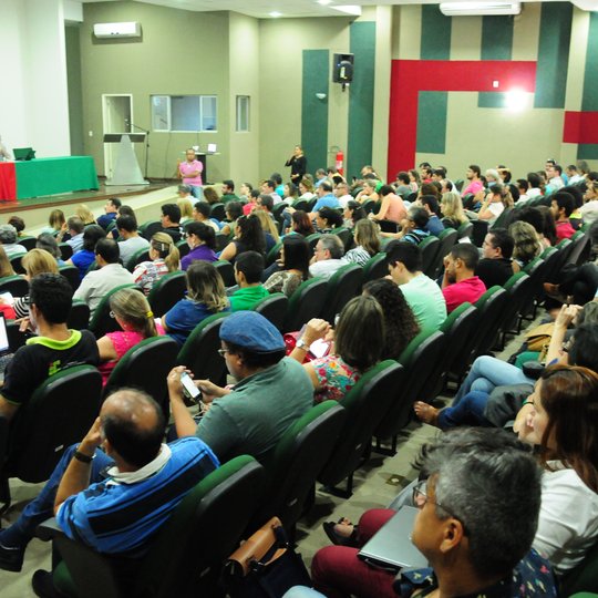 #29570 Servidores do IFRN lotam auditório em reunião sobre pós-graduação fora do Brasil