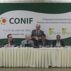 #31161 Conselho busca viabilizar diálogo entre governo e servidores
