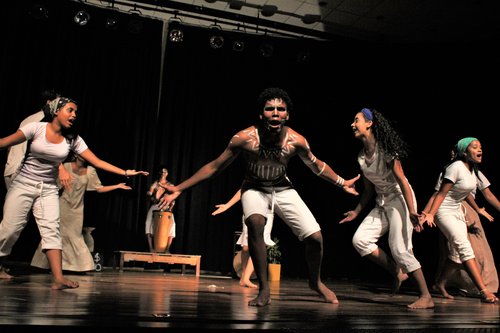 O Grupo Teatral Diversidade trouxe ao festival o espetáculo "Ave Zumbi"