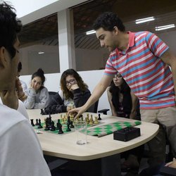 #32660 Equipe de xadrez recebe visita do enxadrista Vitor Firmo