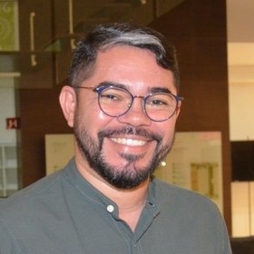 Prof. Dr. Rivaldo Bevenuto de Oliveira Neto