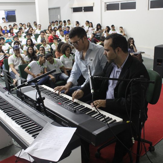 #34011 Duelo de Piano