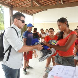 #35351 Servidores do Campus doam equipamentos de proteção a recicladores de Canguaretama