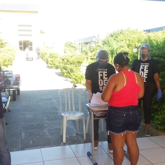 #35483 Campus realiza distribuição de cestas básicas