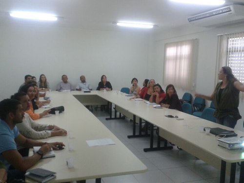 Secretários municipais e seus representantes na palestra Mulheres Mil no PRONATEC.