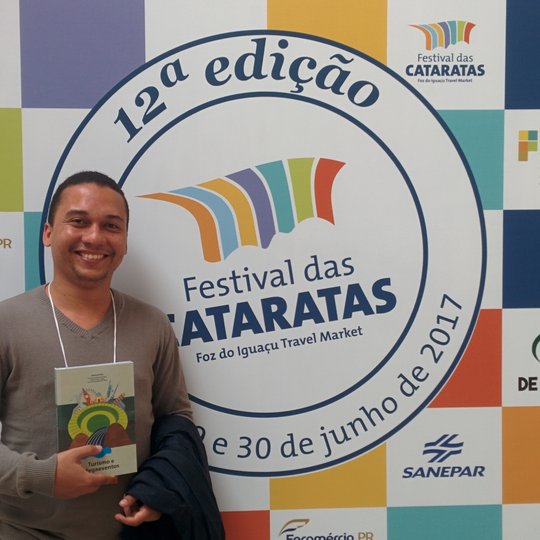 #36107 Capítulo de livro de Professor do Campus Canguaretama é lançado no XI Fórum Internacional de Turismo, em Foz do Iguaçu
