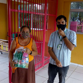 #36229 Servidores fazem doação de material de limpeza e higiene