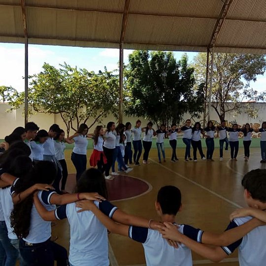 #36533 Projeto de extensão “Me conte sua biblioteca: Literatura e práticas inclusivas na escola” desenvolve atividades na Escola Municipal Eloy de Souza