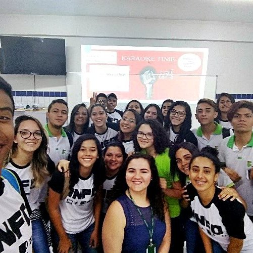 #36842 Alunos do Campus Lajes aprendem inglês cantando no projeto Karaoke time