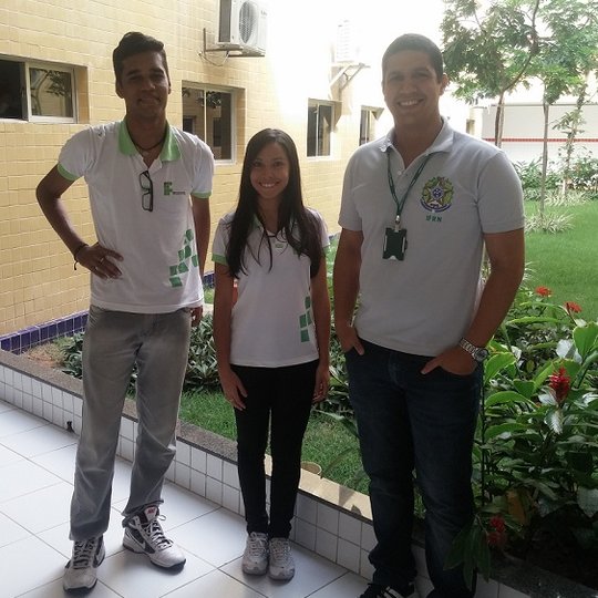 #37724  Construção de carregador solar de baixo custo através de lixo eletrônico