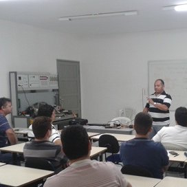 #37755 Servidores técnicos administrativos promovem curso de aperfeiçoamento