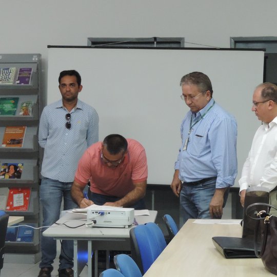 #39756 Contrato da reforma do refeitório do Campus Nova Cruz foi assinado.