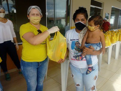 Os moradores dos bairros Santa Luzia e Projetadas foram beneficiados pela doação