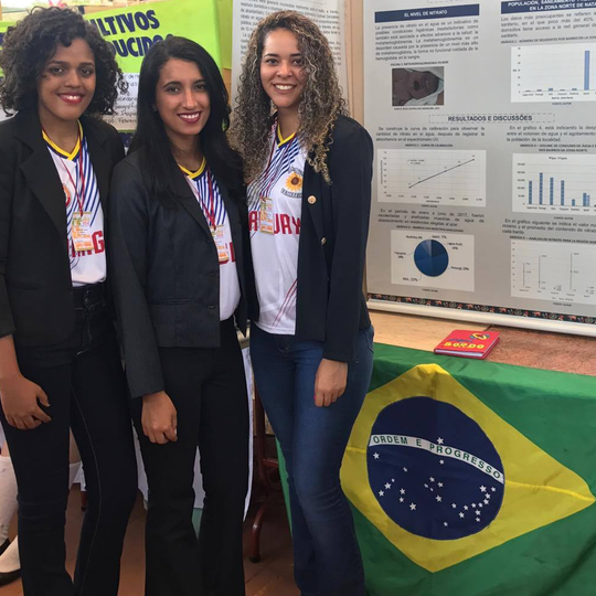 #41467 Alunas de Comércio representam o Brasil em mostra internacional
