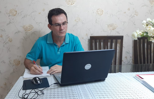 "A experiência de estar trabalhando em casa de forma remota nos traz outras oportunidades", destaca o professor Paulo de Tarso