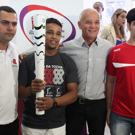 #42425 Aluno de Eletrônica participa de revezamento da tocha olímpica