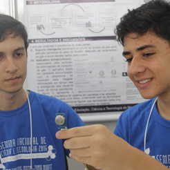 #42459 Alunos tem artigo aprovado na International Summer School da IEEE