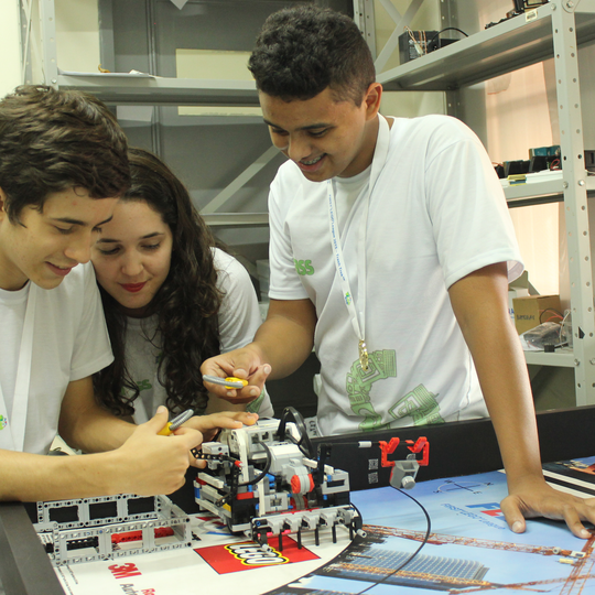 #42769 Grupo de estudo desperta interesse dos alunos pela Robótica e já dá resultados