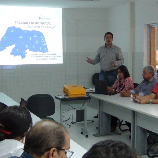 #4282 Representantes da FUNCERN promovem reunião com os servidores do campus Ipanguaçu do IFRN