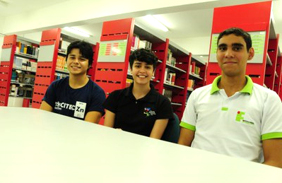Nicholas, Isadora e Rafael (da esquerda para a direita) são Jovens Embaixadores do Brasil nos Estados Unidos
